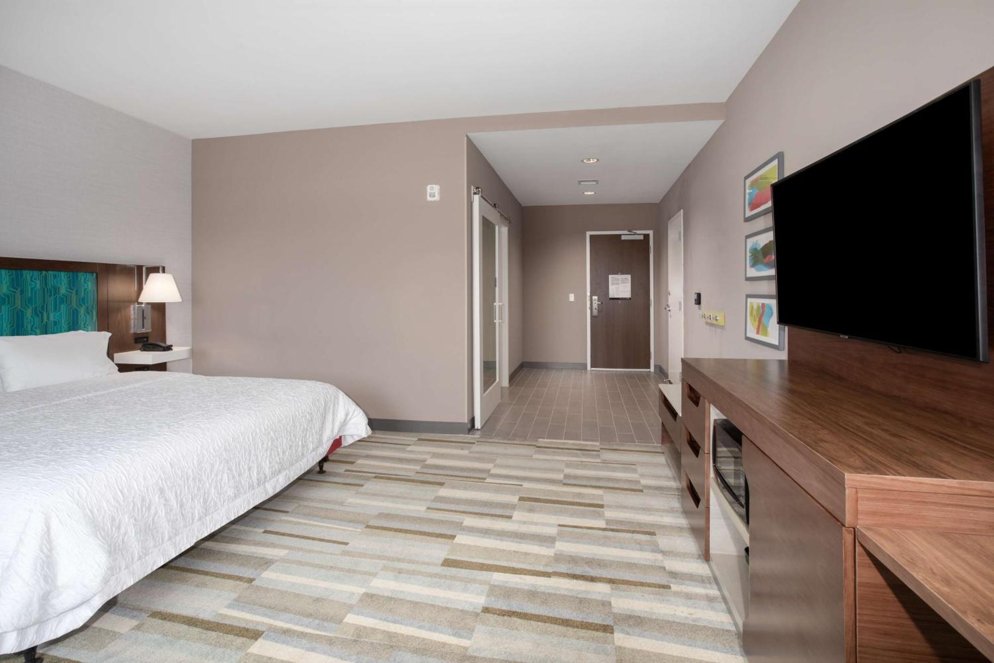 Hampton Inn&suites 3*
